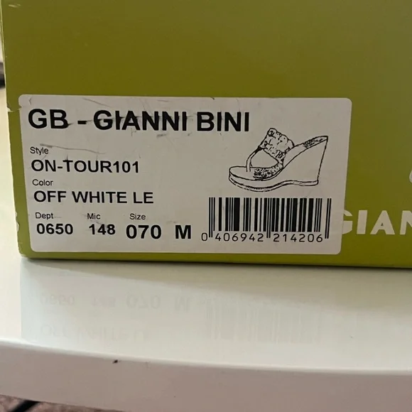 NWT GB-Gianni Bini wedges - Picture 5 of 5